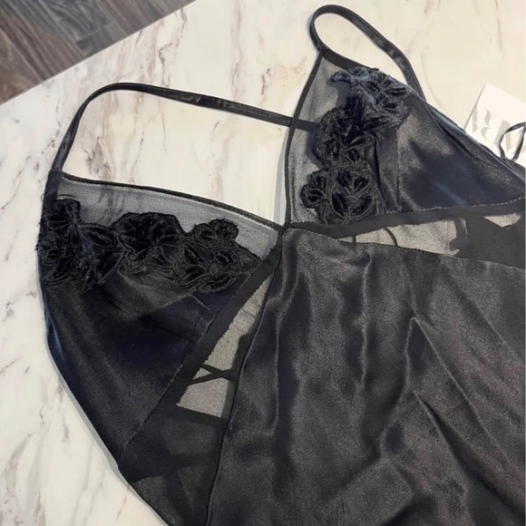 Zara satin dress - Picture 3 of 4